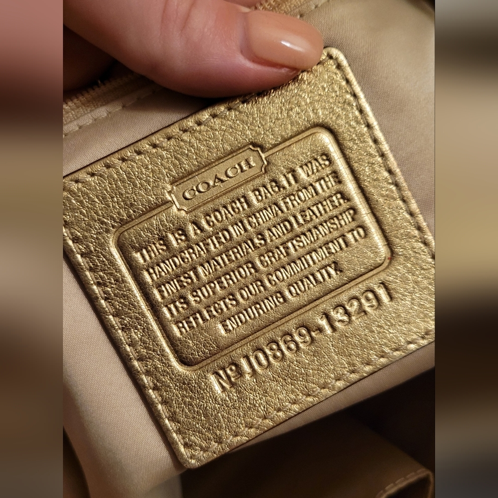 Coach Gold&White purse - Picture 8 of 8